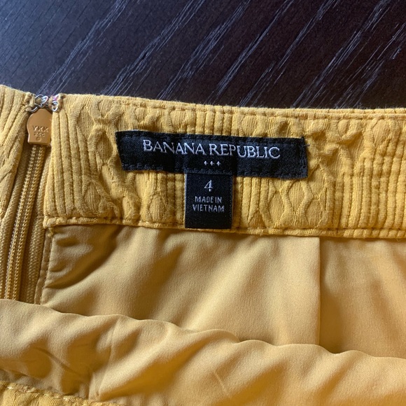 Banana Republic women’s skirt butter yellow lined pencil skirt size 4 office - Picture 3 of 9